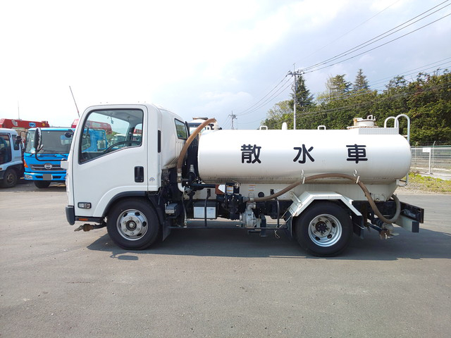 いすゞエルフ散水車小型（2t・3t）[写真05]