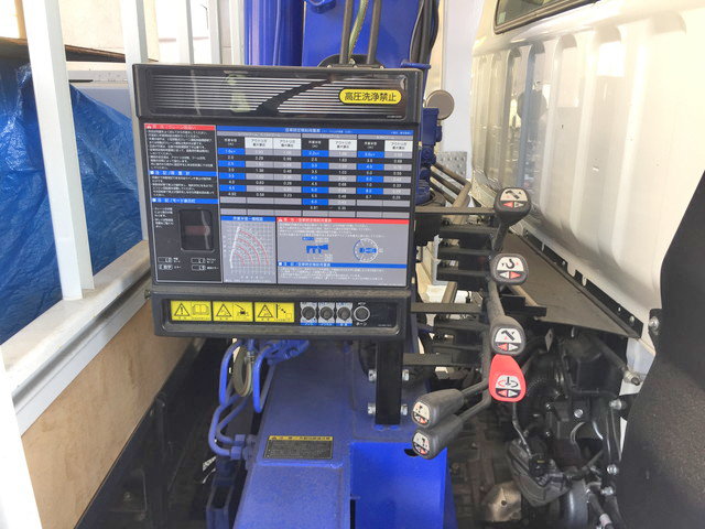 三菱ふそうキャンタークレーン4段小型（2t・3t）[写真14]