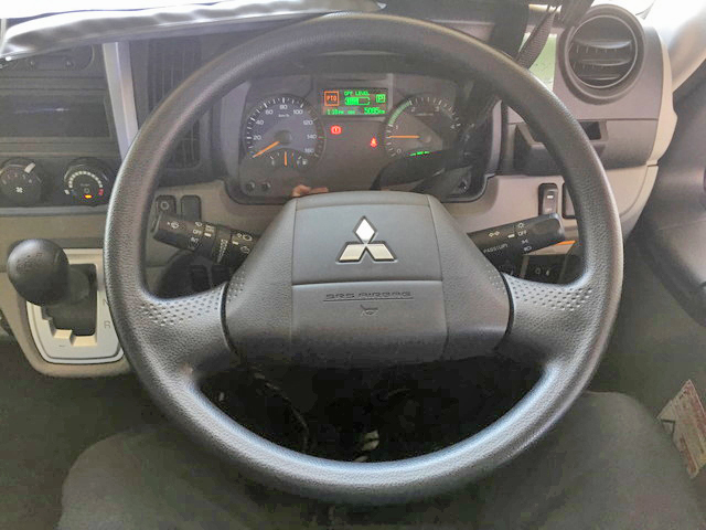 三菱ふそうキャンタークレーン4段小型（2t・3t）[写真36]