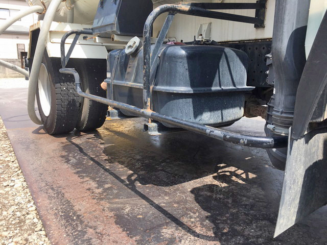 いすゞエルフ散水車小型（2t・3t）[写真19]