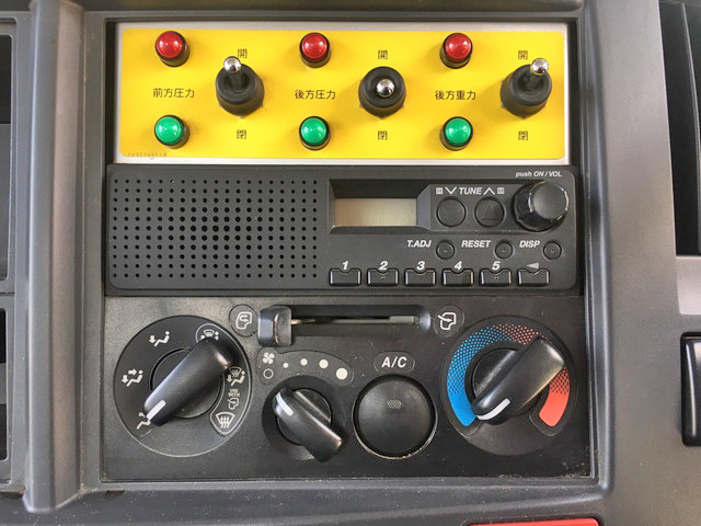 いすゞエルフ散水車小型（2t・3t）[写真35]