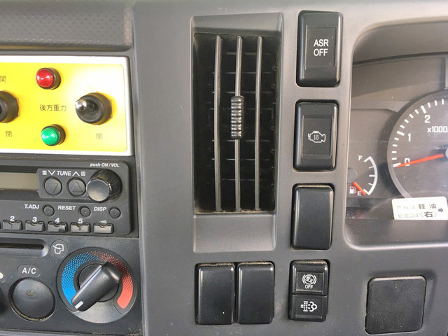 いすゞエルフ散水車小型（2t・3t）[写真36]