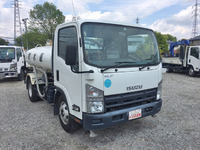 いすゞエルフ散水車小型（2t・3t）[写真03]