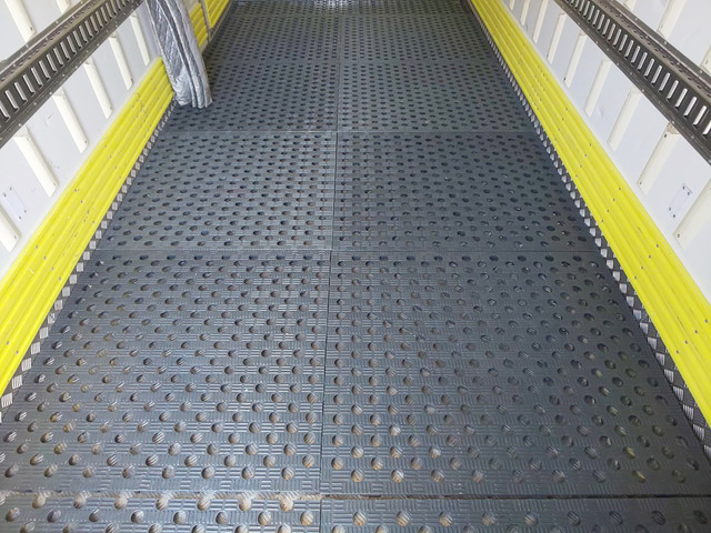 三菱ふそうキャンター冷凍車（冷蔵車）小型（2t・3t）[写真16]