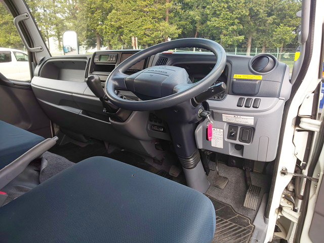 三菱ふそうキャンター冷凍車（冷蔵車）小型（2t・3t）[写真32]