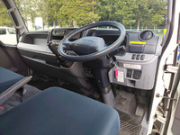 三菱ふそうキャンター冷凍車（冷蔵車）小型（2t・3t）[写真32]