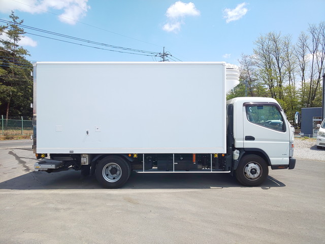 三菱ふそうキャンター冷凍車（冷蔵車）小型（2t・3t）[写真07]