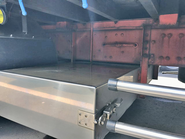 三菱ふそうスーパーグレートアルミブロック大型（10t）[写真18]