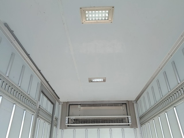 三菱ふそうキャンター冷凍車（冷蔵車）小型（2t・3t）[写真11]