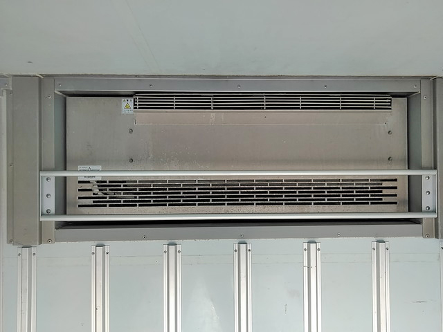 三菱ふそうキャンター冷凍車（冷蔵車）小型（2t・3t）[写真12]