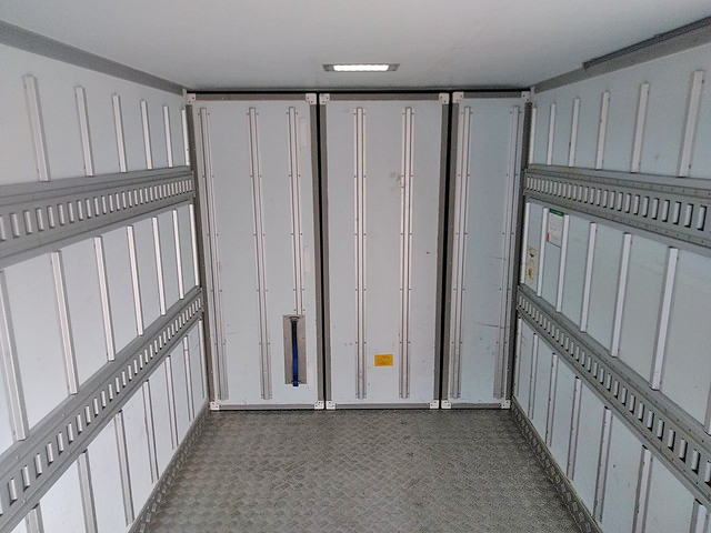 三菱ふそうキャンター冷凍車（冷蔵車）小型（2t・3t）[写真13]