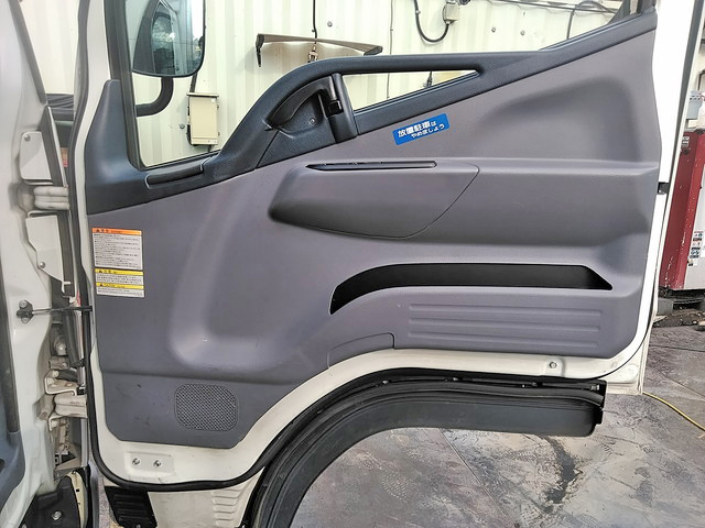 三菱ふそうキャンター冷凍車（冷蔵車）小型（2t・3t）[写真30]