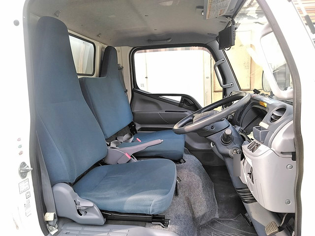 三菱ふそうキャンター冷凍車（冷蔵車）小型（2t・3t）[写真32]