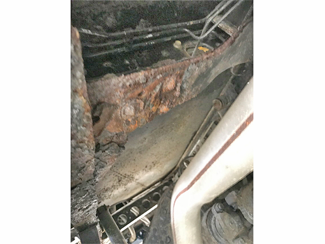 いすゞエルフ高所作業車小型（2t・3t）[写真30]