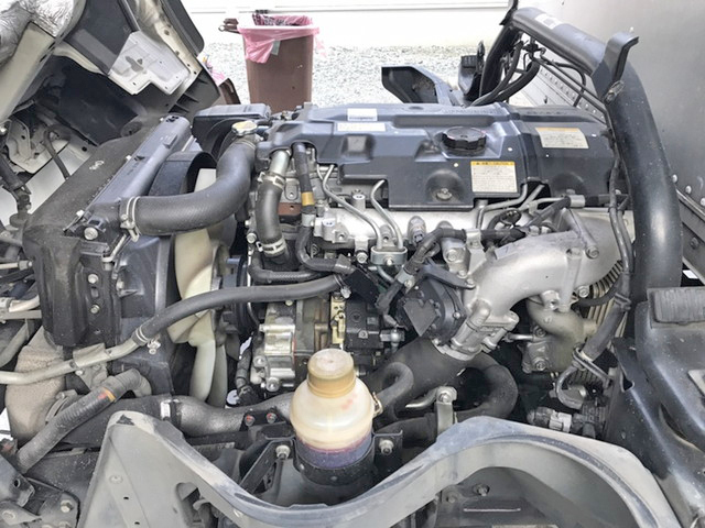 三菱ふそうキャンターアルミバン小型（2t・3t）[写真26]