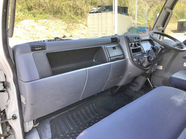 三菱ふそうキャンターアルミバン小型（2t・3t）[写真33]