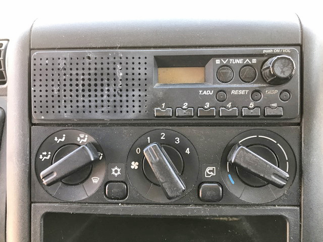 三菱ふそうキャンターアルミバン小型（2t・3t）[写真36]