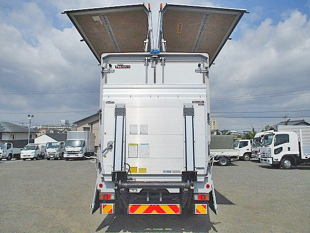 三菱ふそうキャンターアルミウイング小型（2t・3t）[写真10]