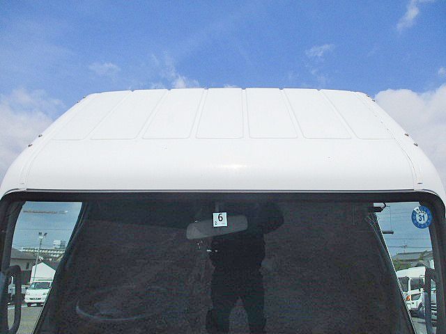 三菱ふそうキャンターアルミウイング小型（2t・3t）[写真18]