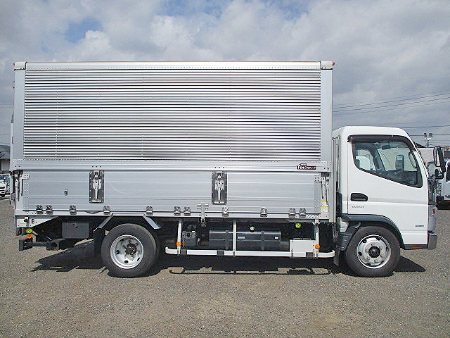 三菱ふそうキャンターアルミウイング小型（2t・3t）[写真05]