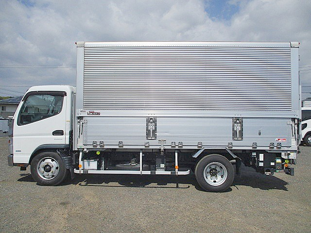 三菱ふそうキャンターアルミウイング小型（2t・3t）[写真06]