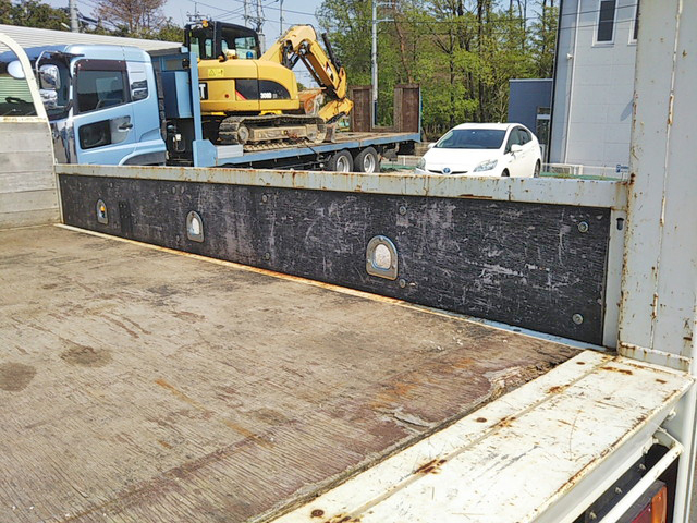 いすゞエルフクレーン3段小型（2t・3t）[写真12]