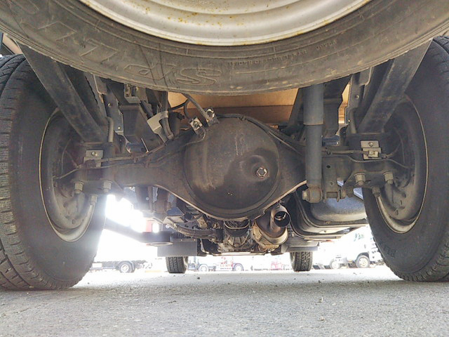 いすゞエルフクレーン3段小型（2t・3t）[写真28]