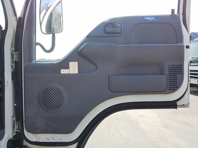 いすゞエルフクレーン3段小型（2t・3t）[写真31]