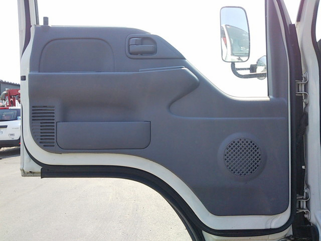 いすゞエルフクレーン3段小型（2t・3t）[写真32]