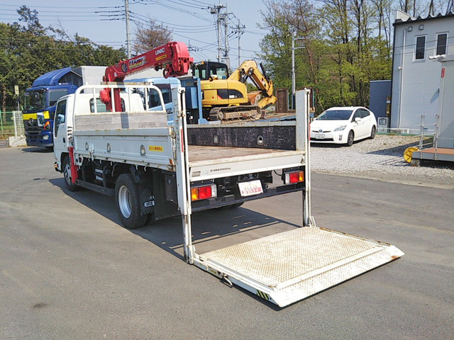 いすゞエルフクレーン3段小型（2t・3t）[写真04]