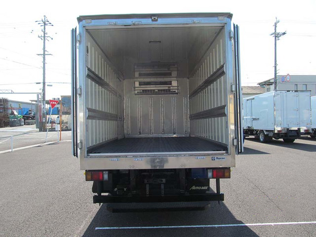 いすゞエルフ冷凍車（冷蔵車）小型（2t・3t）[写真04]