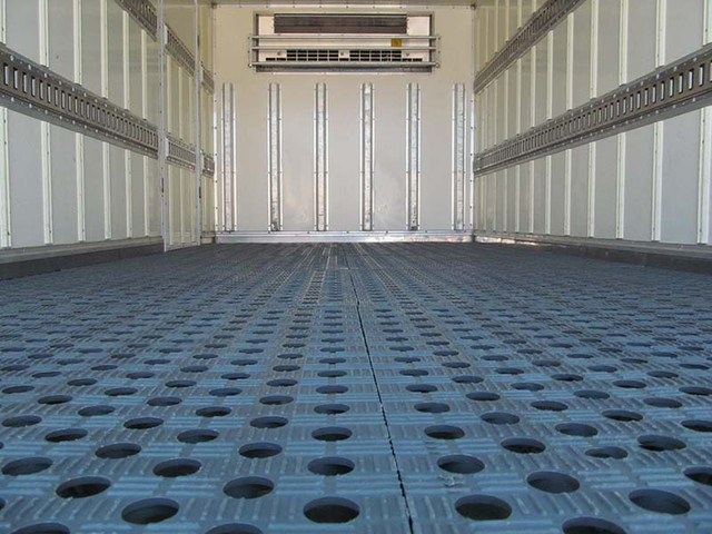 いすゞエルフ冷凍車（冷蔵車）小型（2t・3t）[写真05]