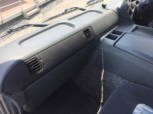 三菱ふそうスーパーグレートスクラップ運搬車大型（10t）[写真27]