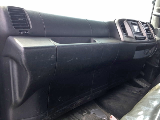 日野レンジャー平ボディ中型（4t）[写真30]