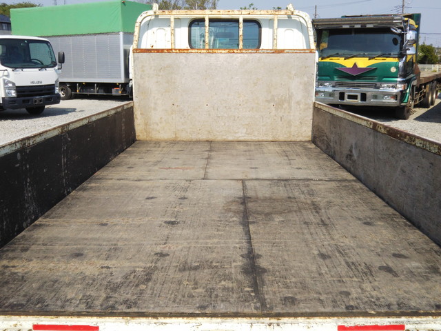 三菱ふそうキャンター平ボディ小型（2t・3t）[写真13]