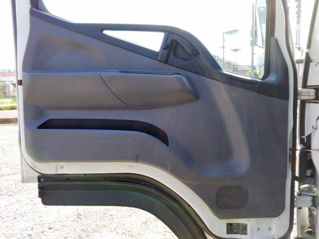 三菱ふそうキャンター平ボディ小型（2t・3t）[写真27]