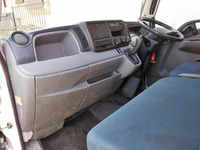 三菱ふそうキャンター平ボディ小型（2t・3t）[写真32]