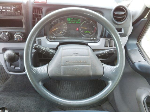 三菱ふそうキャンター平ボディ小型（2t・3t）[写真34]