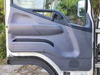 三菱ふそうキャンタークレーン3段小型（2t・3t）[写真27]