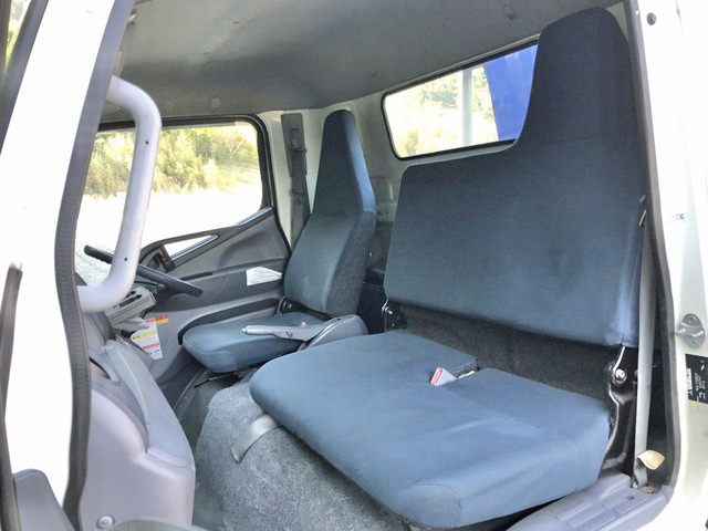 三菱ふそうキャンタークレーン3段小型（2t・3t）[写真31]