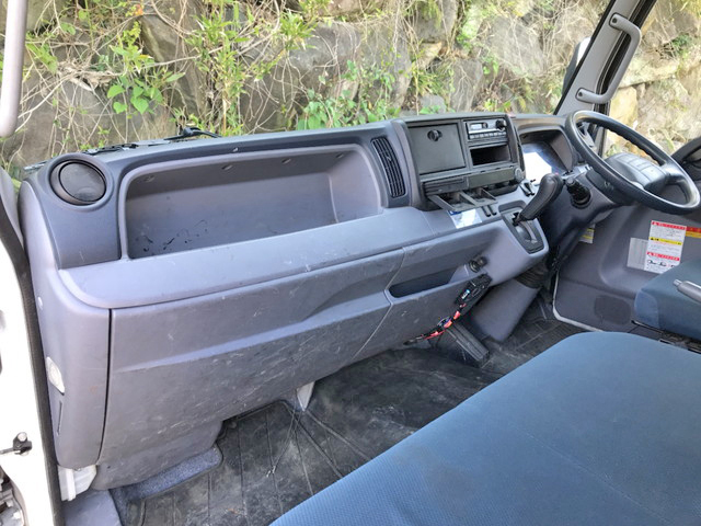 三菱ふそうキャンタークレーン3段小型（2t・3t）[写真32]