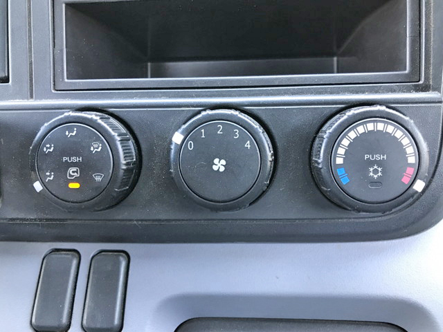 三菱ふそうキャンタークレーン3段小型（2t・3t）[写真36]