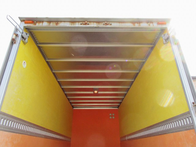 日産アトラスアルミバン小型（2t・3t）[写真08]