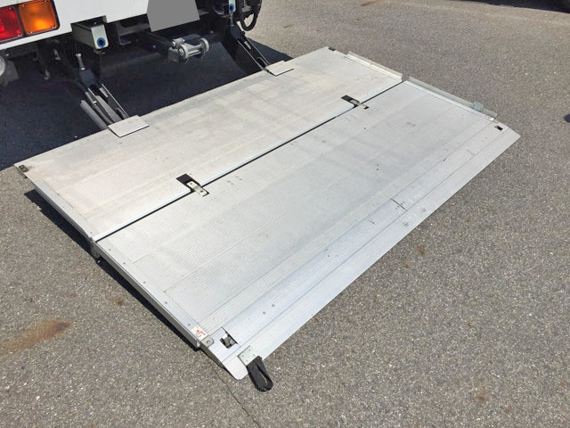 日野レンジャーアルミウイング中型（4t）[写真15]