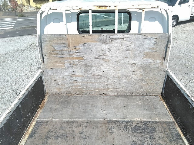 三菱ふそうキャンター平ボディ小型（2t・3t）[写真14]