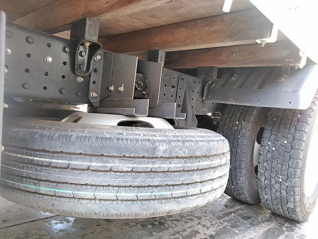 三菱ふそうキャンター平ボディ小型（2t・3t）[写真21]