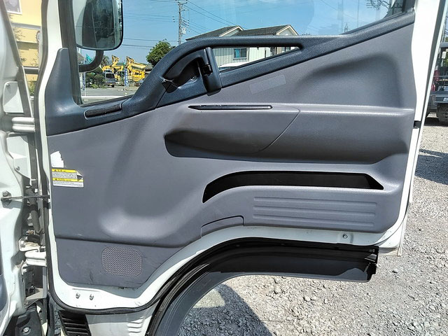 三菱ふそうキャンター平ボディ小型（2t・3t）[写真29]