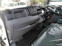 三菱ふそうキャンター平ボディ小型（2t・3t）[写真34]