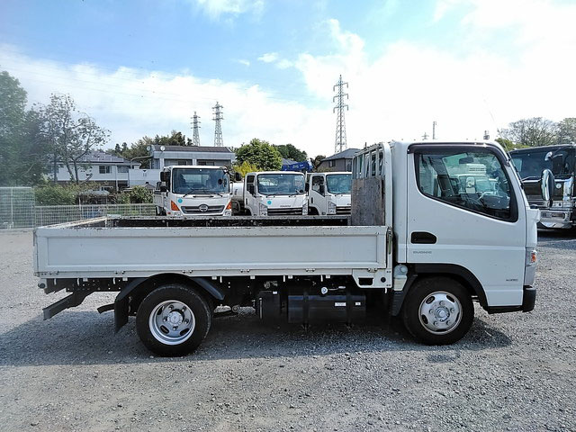 三菱ふそうキャンター平ボディ小型（2t・3t）[写真06]