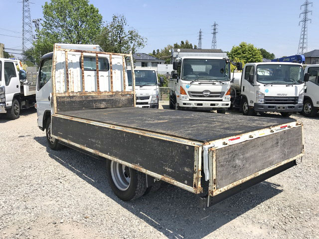 三菱ふそうキャンター平ボディ小型（2t・3t）[写真13]